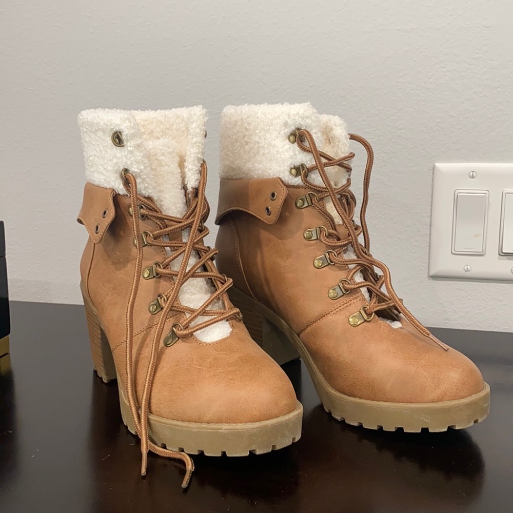 Winter boots with fur
